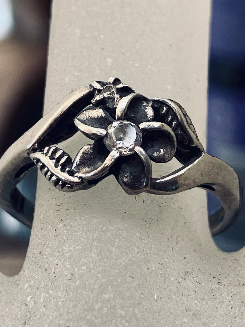 Vintage 1970’s Sterling Silver Flower Ring With Stones Size 7